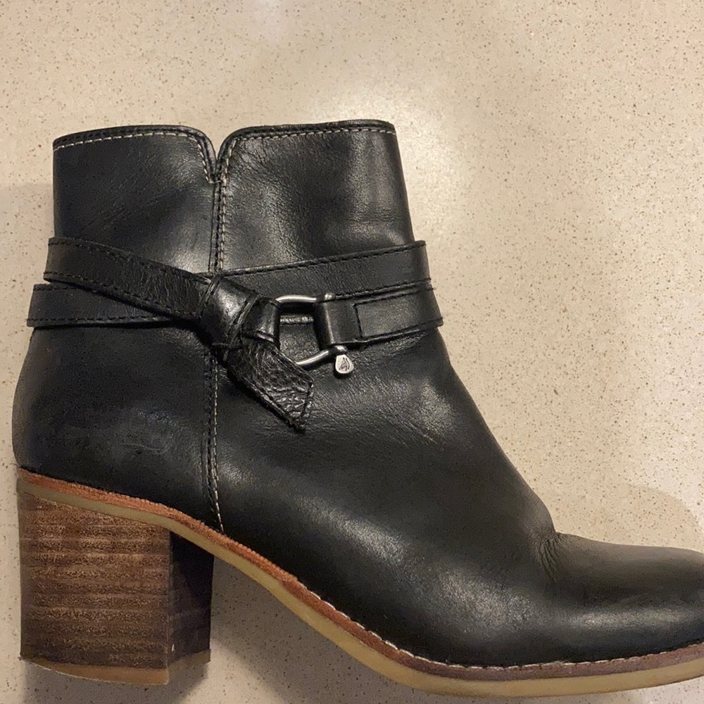 Sperry Black leather boots size 7.5